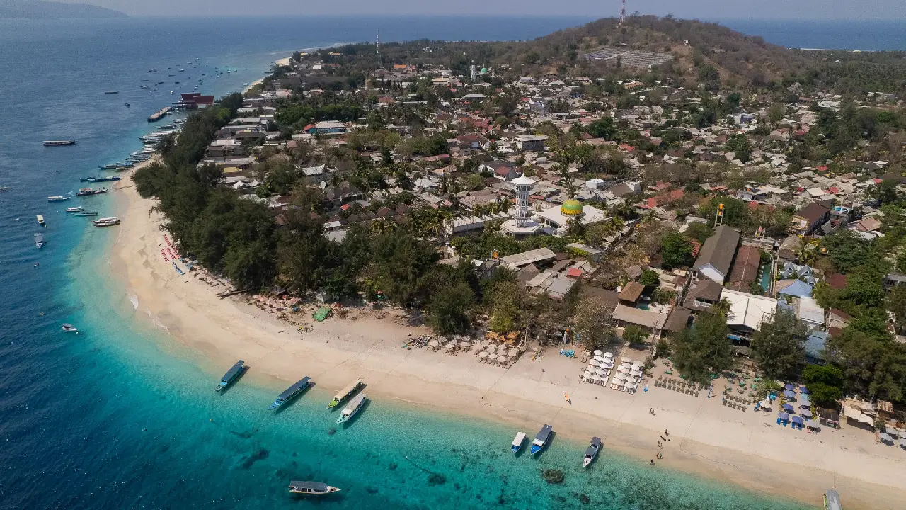Beautiful view of Gili Trawangan's crystal-clear waters.